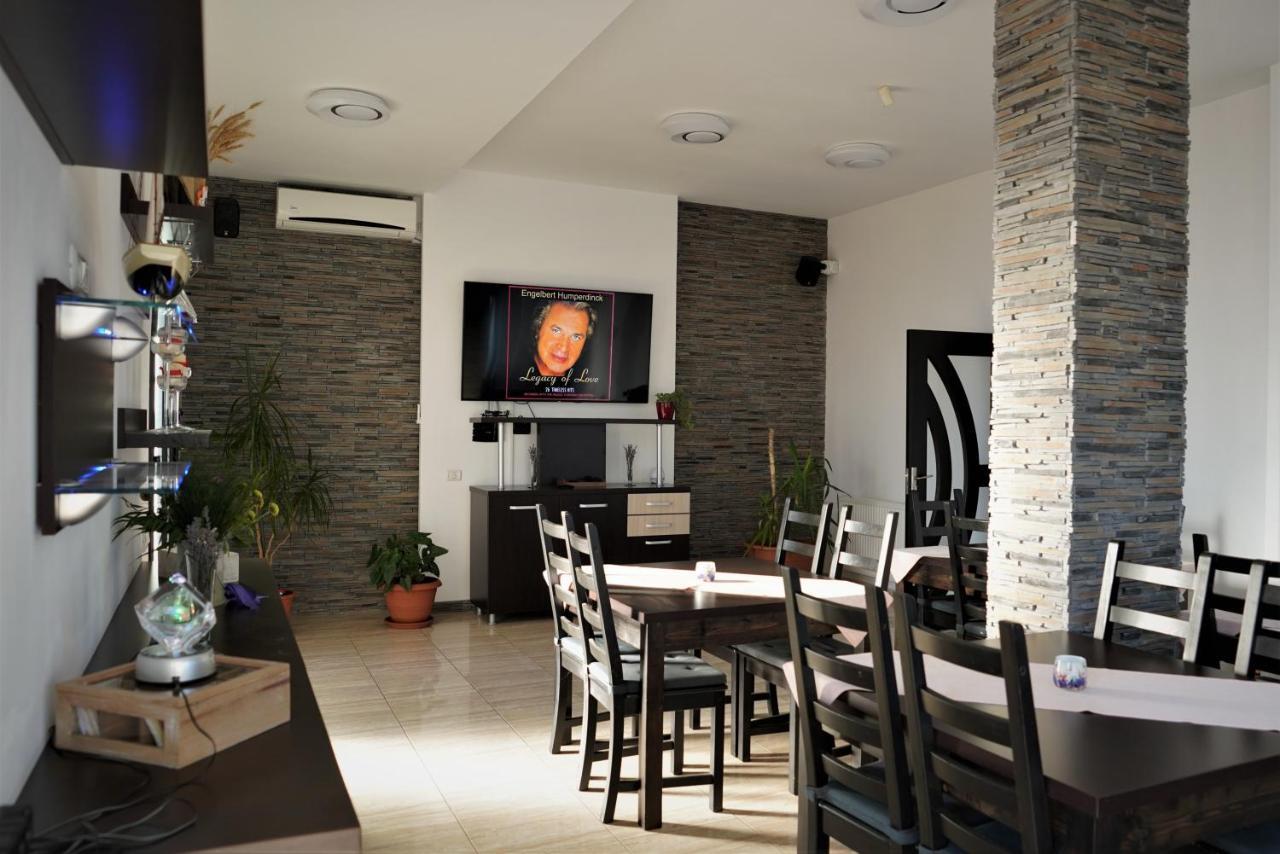 Indeep Club Hotell Cumpăna Exteriör bild