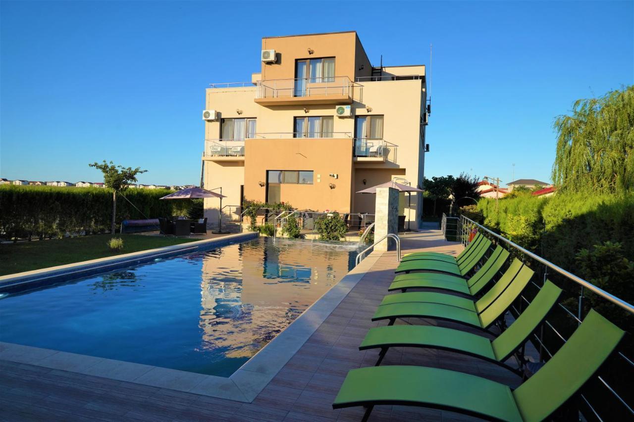 Indeep Club Hotell Cumpăna Exteriör bild