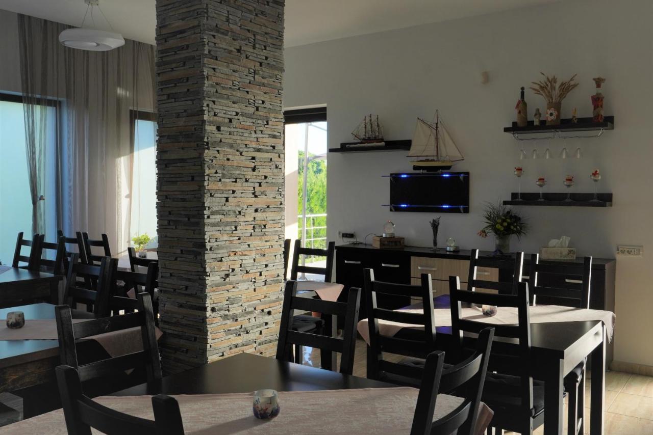 Indeep Club Hotell Cumpăna Exteriör bild